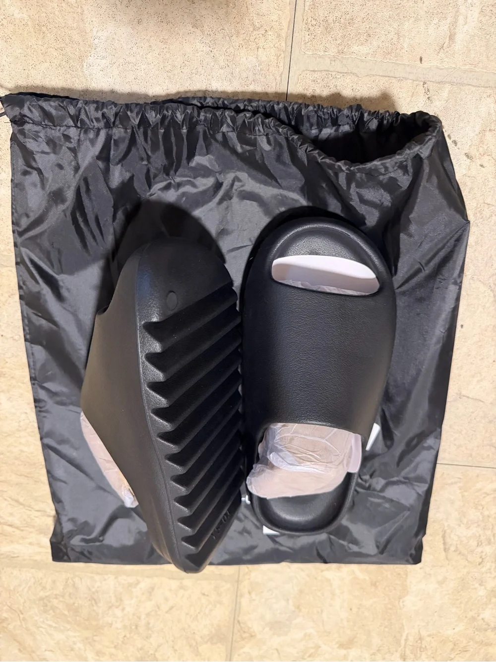 Brand new Yeezy YS01 slides size 10